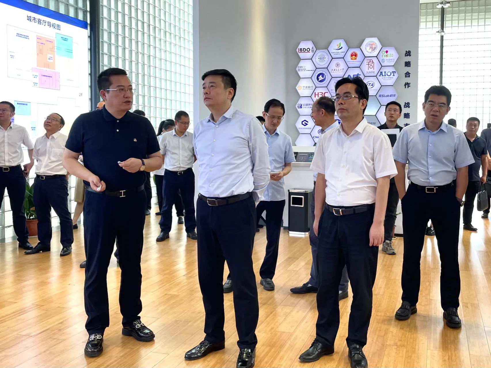 寧波市委副書(shū)記、市長(zhǎng)湯飛帆一行蒞臨柯力傳感考察調(diào)研